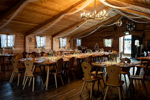 Hochzeitslocation Hirschgarten Kirchheim von innen